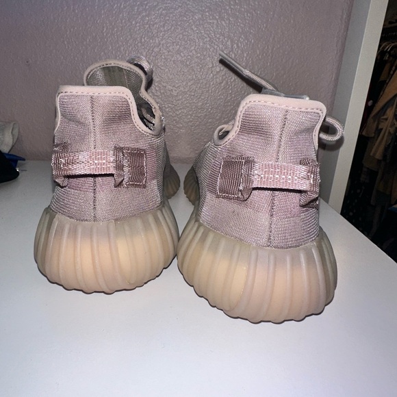 Yeezy 350 Boost V2 - Picture 6 of 6
